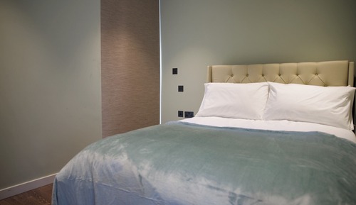 Apartamento de lujo, varias habitaciones, balcón