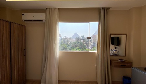 Deluxe Twin Room, Giza Pyramids View