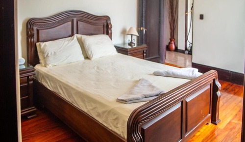 Standard Queen Room