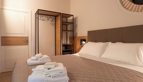 Habitación triple Deluxe, vistas al jardín