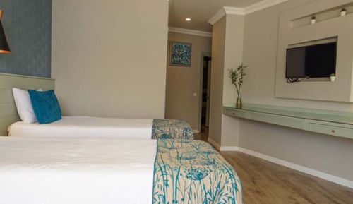 Deluxe Quadruple Room, Balcony