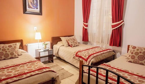 Habitación familiar, varias camas, baño privado