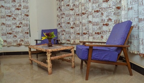 Habitación estándar con 1 cama doble o 2 individuales, balcón, vistas al jardín