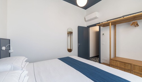 Apartamento, balcón, vistas parciales al mar