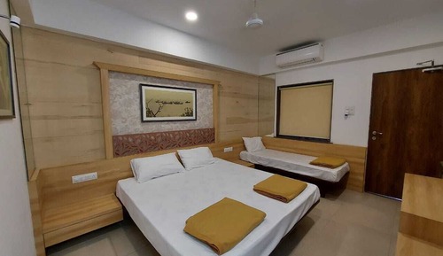 Habitación triple, balcón