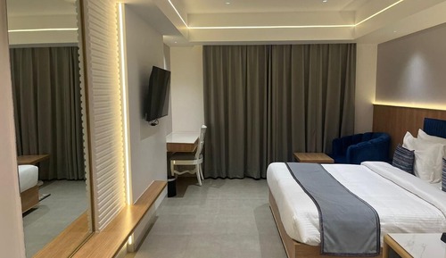 Habitación estándar con 1 cama doble o 2 individuales, vistas a la ciudad