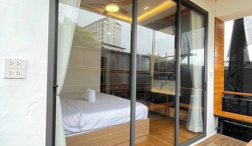 Habitación superior, 1 cama de matrimonio grande, balcón