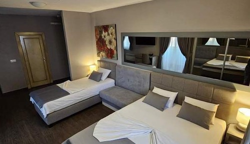 Habitación triple Confort, balcón