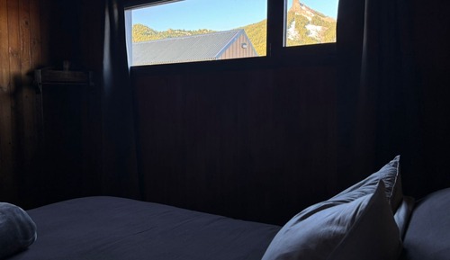 Habitación clásica con 1 cama doble o 2 individuales, vistas a la montaña