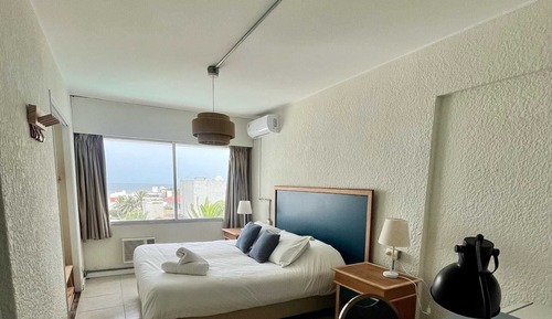 Habitación estándar con 1 cama doble o 2 individuales, vistas al mar