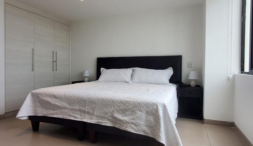 Apartamento clásico, vistas a la ciudad