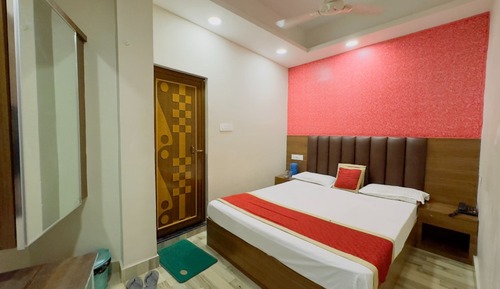Basic Room, City View