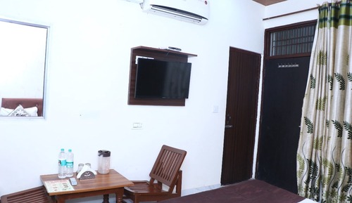 Deluxe Triple Room, City View