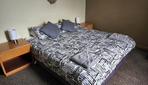 Habitación básica, 1 cama de matrimonio grande