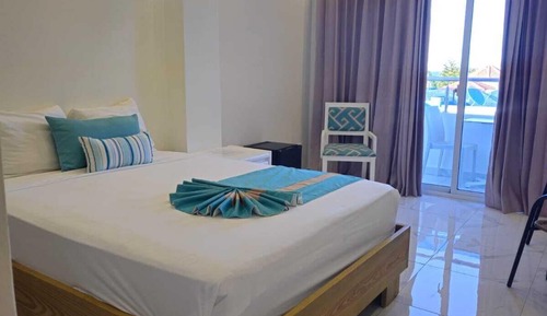 Habitación individual superior, balcón, vistas parciales al mar
