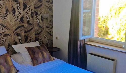 Habitación clásica con 1 cama doble o 2 individuales, vistas al jardín