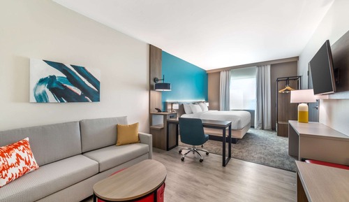 Suite básica, 1 cama de matrimonio grande con sofá cama, no fumadores (Accessible Tub)