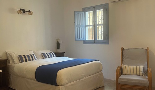 Estudio Confort, 1 cama doble con sofá cama, cocina básica