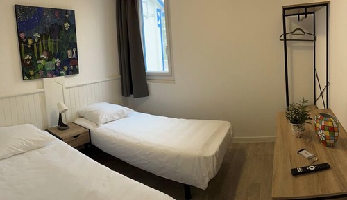 Habitación con 2 camas individuales