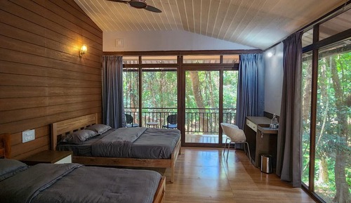 Habitación Deluxe con 1 cama doble o 2 individuales, 2 camas de matrimonio, vistas a la montaña