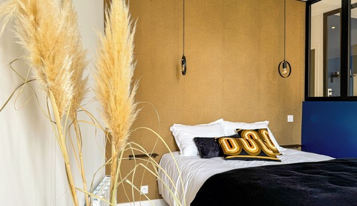 Superior Studio Suite, City View