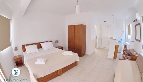 Habitación doble superior, balcón, vistas parciales al mar