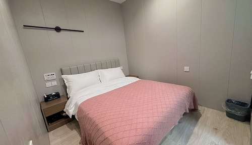 Habitación básica doble, 1 cama de matrimonio, no fumadores, baño privado
