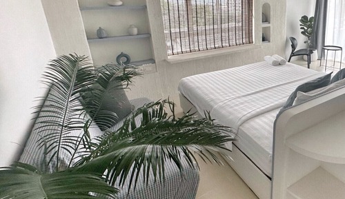 Habitación superior, 1 cama de matrimonio grande, no fumadores, baño privado