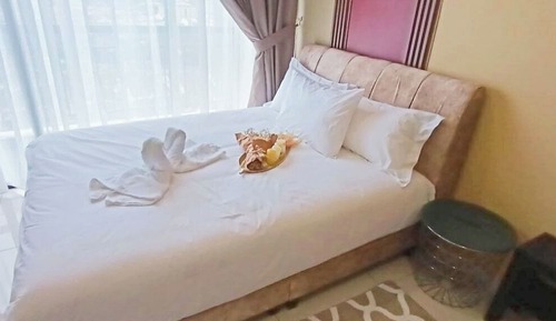 Estudio básico, 1 cama de matrimonio, no fumadores, vistas a la ciudad