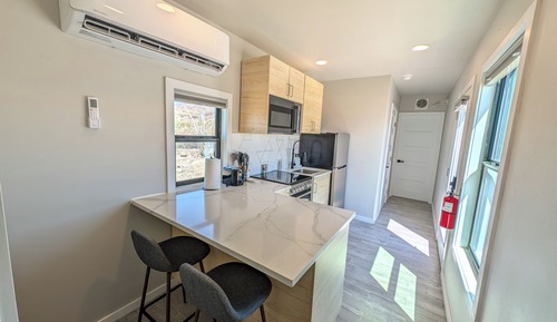 Apartamento económico, cocina, vistas a la montaña