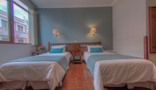 Habitación con 2 camas individuales