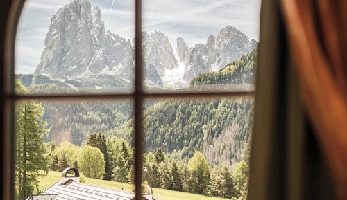 Tower room with balcony and Dolomite view