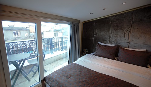 Suite room with Balcony