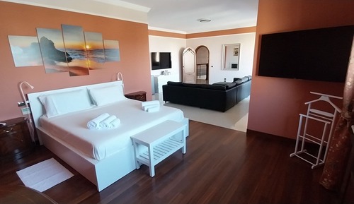 Habitación cuádruple Royal, vistas al jardín