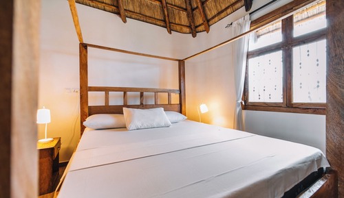 Bungalow de lujo, 1 cama de matrimonio grande con sofá cama, vistas al jardín