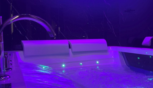 King Room with Spa Bath