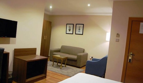 Habitación familiar, balcón, vistas a la ciudad