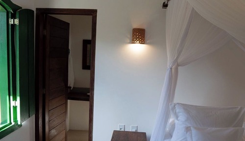Habitación ejecutiva con 2 camas individuales, 1 cama de matrimonio, patio, vistas a la piscina