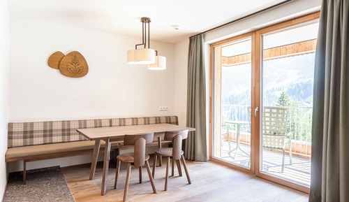 Superior Lodge mit 2 Doppelbettzimmern und Sauna