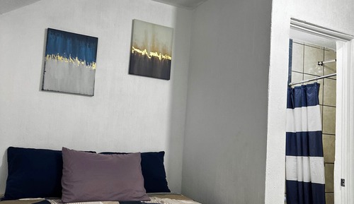 Habitación básica, no fumadores, baño privado