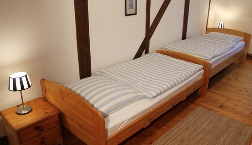 Habitación básica con 1 cama doble o 2 individuales