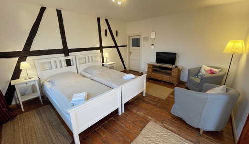 Habitación básica con 1 cama doble o 2 individuales