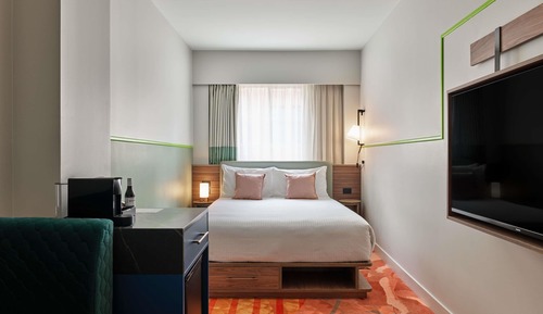 Superior Queen Room & Classic Single Room on Same Floor