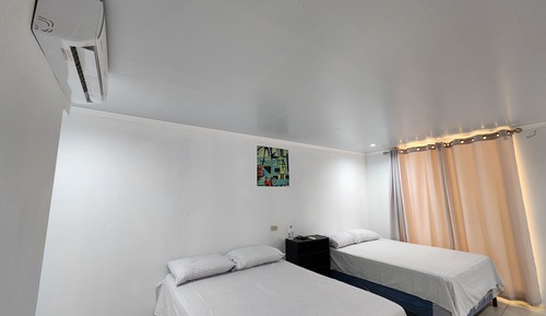 Habitación Deluxe doble, 2 camas dobles, vistas a la piscina