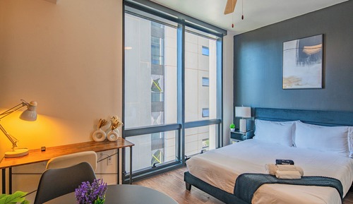 Estudio exclusivo, 1 cama de matrimonio, no fumadores, cocina