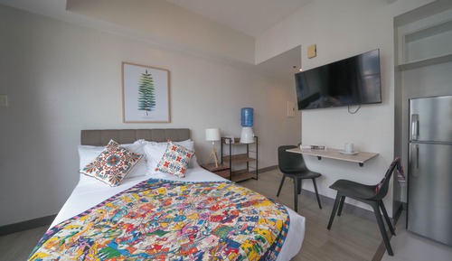 Estudio exclusivo, balcón, vistas a la ciudad