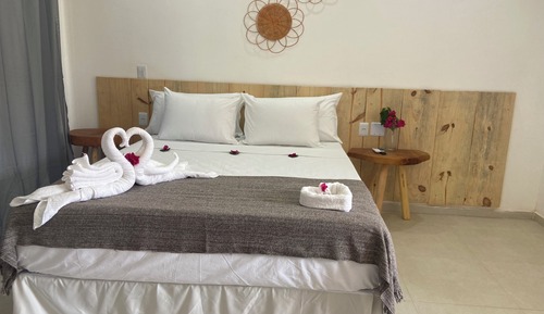 Habitación clásica con 2 camas individuales, balcón, vistas a la piscina