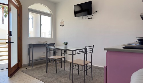 Suite estudio económica, 1 cama doble, no fumadores, cocina