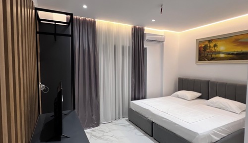 Habitación con 1 cama doble o 2 individuales, vistas parciales al mar
