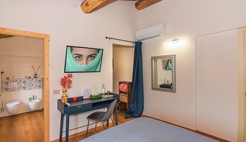 Habitación de diseño con 1 cama doble o 2 individuales, 1 cama doble